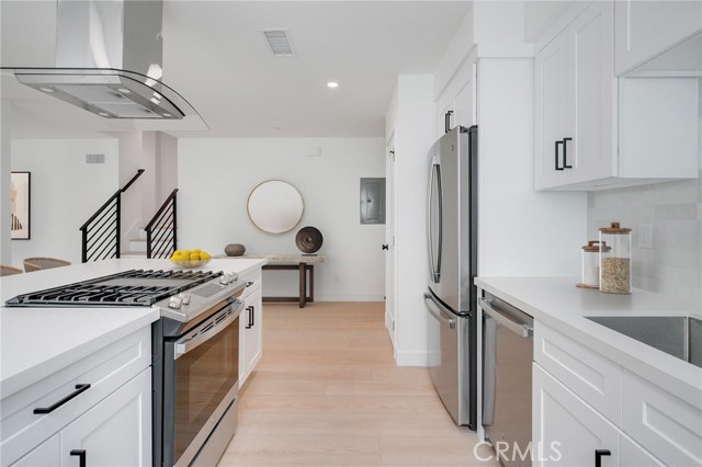 Detail Gallery Image 9 of 15 For 1334 9th St #1,  Santa Monica,  CA 90401 - 3 Beds | 2 Baths