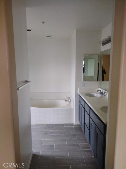 Detail Gallery Image 15 of 19 For 14948 Hillstone, Fontana,  CA 92336 - 4 Beds | 2/1 Baths