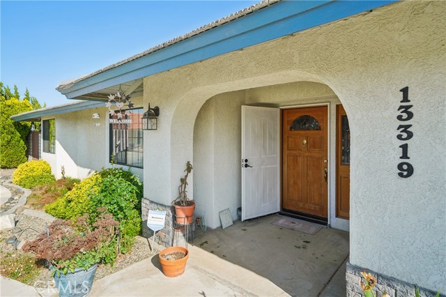 13319 Waco Ln, Apple Valley CA: https://media.crmls.org/medias/6a98ec18-46d9-4246-a53b-1fbae2cef32e.jpg