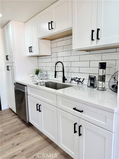 Detail Gallery Image 18 of 37 For 7605 Langdon Ave, Hesperia,  CA 92345 - 3 Beds | 2/1 Baths