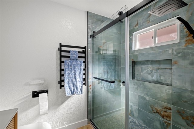 Detail Gallery Image 20 of 67 For 22731 Canyon Lake Dr, Canyon Lake,  CA 92587 - 4 Beds | 4 Baths