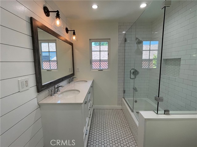Detail Gallery Image 11 of 37 For 22678 Kittridge St, West Hills,  CA 91307 - 4 Beds | 3 Baths