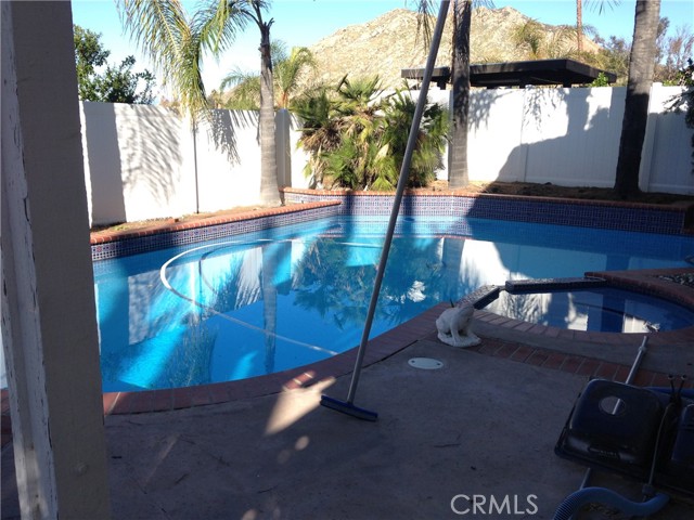 Detail Gallery Image 23 of 24 For 10482 Sagecrest Dr, Moreno Valley,  CA 92557 - 4 Beds | 2/1 Baths