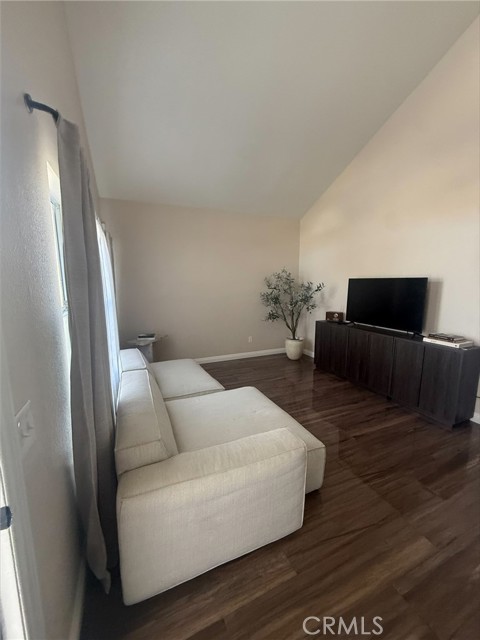 Detail Gallery Image 3 of 17 For 377 Aurora, Perris,  CA 92571 - 4 Beds | 2/1 Baths