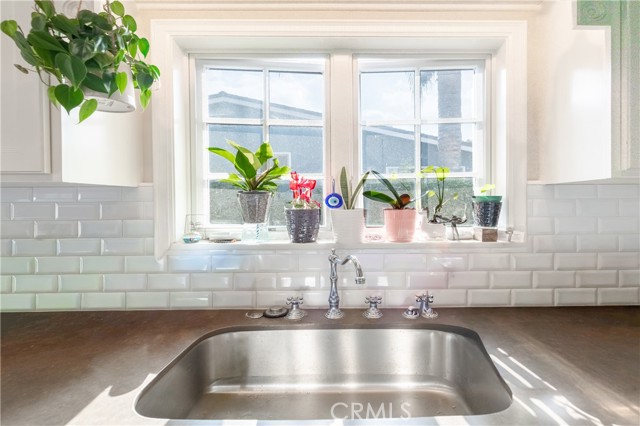 Detail Gallery Image 11 of 27 For 4182 Greenbush, Sherman Oaks,  CA 91423 - 3 Beds | 2 Baths