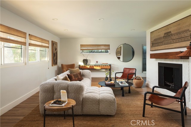 Detail Gallery Image 2 of 27 For 1136 Highland, Newport Beach,  CA 92660 - 4 Beds | 2/1 Baths