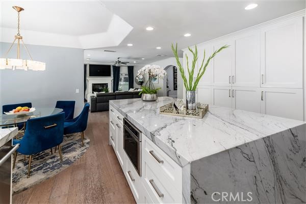 https://media.crmls.org/medias/6a9bd386-44af-4601-98cc-d40e48f4dabc.jpg?preset=X-Large