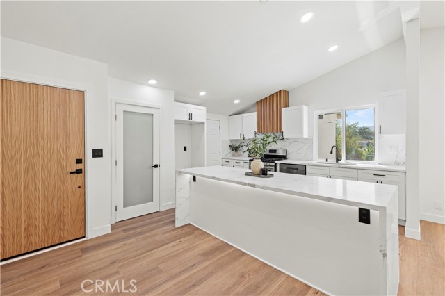 Detail Gallery Image 13 of 47 For 18718 Delight St, Canyon Country,  CA 91351 - 4 Beds | 2 Baths