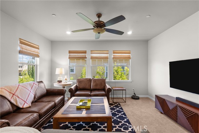 Detail Gallery Image 42 of 71 For 22385 Copper Mountain Ct, Saugus,  CA 91350 - 5 Beds | 5 Baths