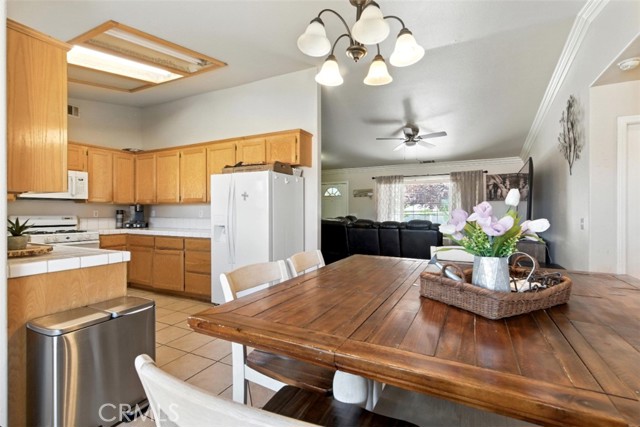 16662 Joshua Street, Hesperia CA: https://media.crmls.org/medias/6a9cfe32-6e50-42f2-b242-d2491f384ab3.jpg