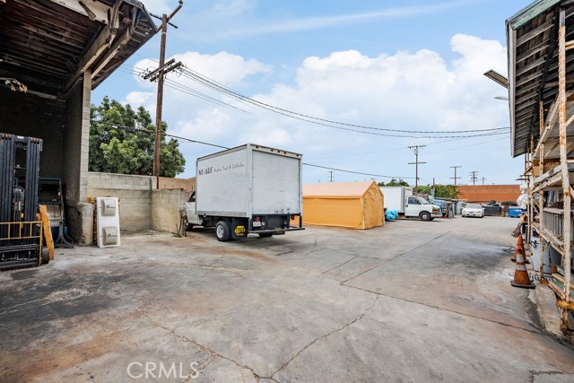 Image 17 of 31 For 4766 Floral Drive