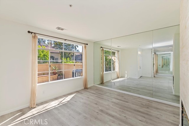 27 Tierra Plano, Rancho Santa Margarita CA: https://media.crmls.org/medias/6a9e25ab-feb9-4f52-8bb7-9cf11fab8a2f.jpg