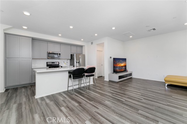 Detail Gallery Image 11 of 26 For 1003 Hudson, West Covina,  CA 91790 - 2 Beds | 3 Baths