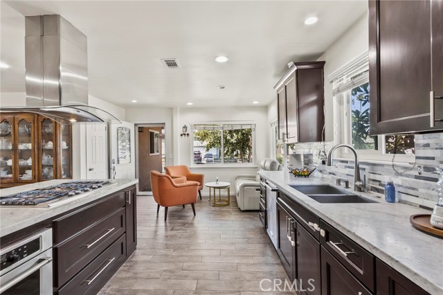 11131 Alburtis Avenue, Norwalk CA: https://media.crmls.org/medias/6a9f5fe4-f651-4b5d-9e33-81a8b39bb29e.jpg