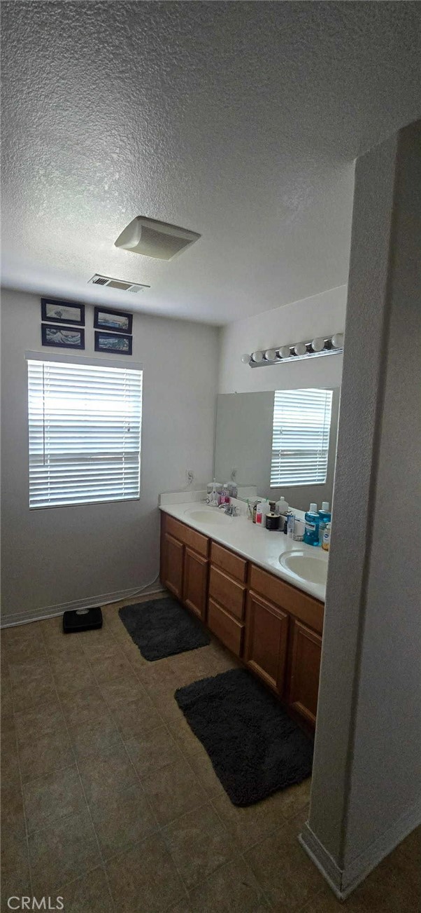 53199 Iceberg Street, Lake Elsinore CA: https://media.crmls.org/medias/6a9fb67e-ff07-4e09-8735-79107f15a7cd.jpg