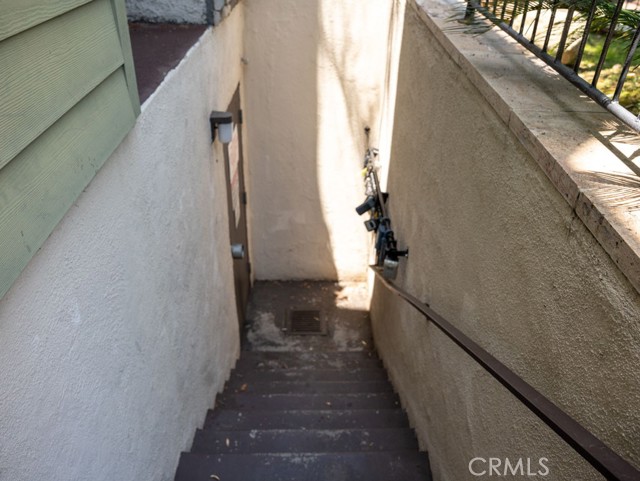525 S Ardmore Avenue, Los Angeles CA: https://media.crmls.org/medias/6aa0147a-acca-481f-859c-46acdbf201f8.jpg