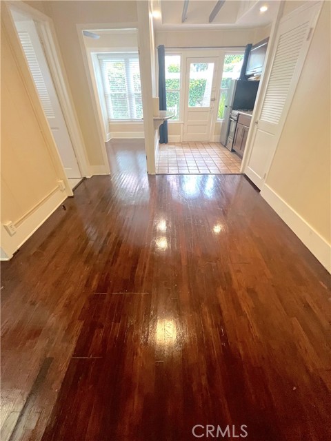 Detail Gallery Image 4 of 31 For 212 N Coast Hwy #10,  Laguna Beach,  CA 92651 - 1 Beds | 1 Baths