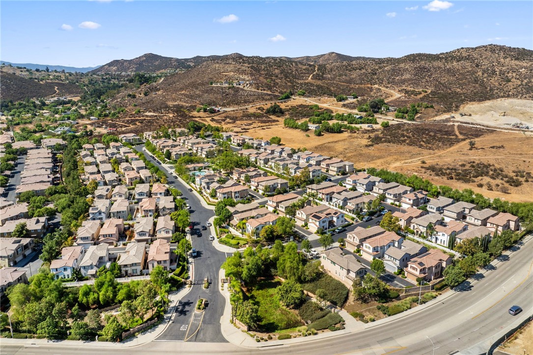 Detail Gallery Image 42 of 54 For 27704 Passion Flower Ct, Murrieta,  CA 92562 - 3 Beds | 2/1 Baths