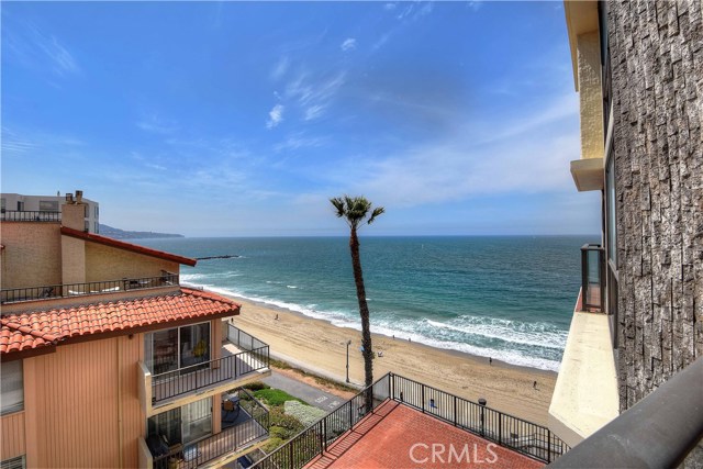531 Esplanade, Redondo Beach, California 90277, 2 Bedrooms Bedrooms, ,2 BathroomsBathrooms,Residential,Sold,Esplanade,PV17077678
