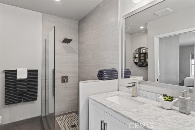 Detail Gallery Image 45 of 75 For 28 10th Ct (9th St Walkstreet), Hermosa Beach,  CA 90254 - 4 Beds | 3/2 Baths
