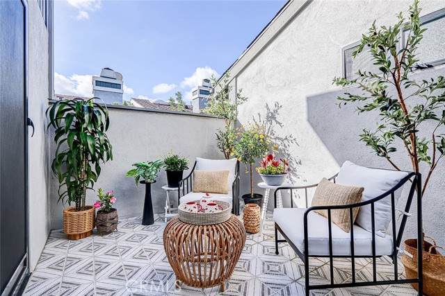 Exclusive patio to the primary suite