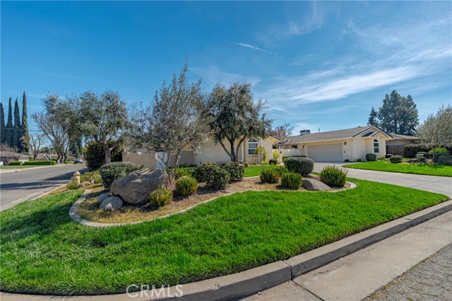 Detail Gallery Image 5 of 60 For 1282 Carolina, Merced,  CA 95340 - 4 Beds | 3 Baths