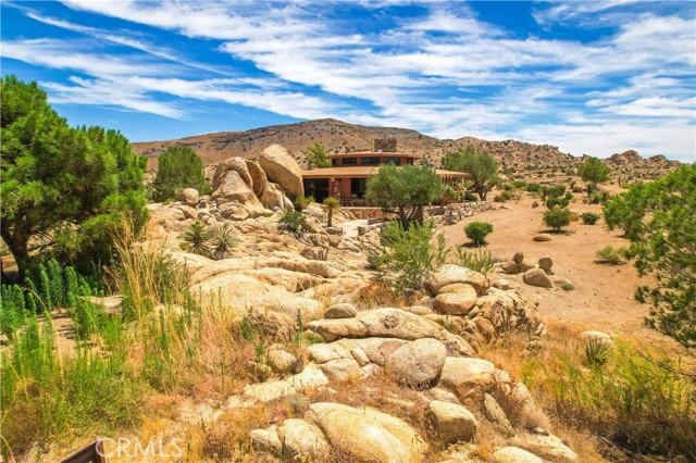 Detail Gallery Image 32 of 75 For 55290 Flying Tigers Rd, Pioneertown,  CA 92268 - 4 Beds | 3 Baths