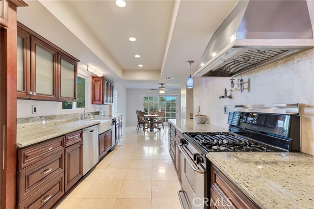 Detail Gallery Image 17 of 46 For 22781 Macfarlane Dr, Woodland Hills,  CA 91364 - 3 Beds | 3/1 Baths