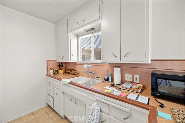 1107 Okoboji Drive, Arcadia CA: https://media.crmls.org/medias/6aa5b0da-b587-4d78-96c7-a135dc32ade3.jpg