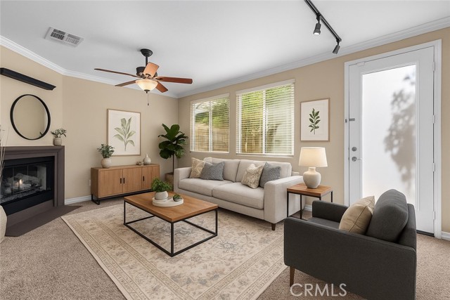 19539 Laroda, Saugus CA: https://media.crmls.org/medias/6aa5b1e3-1509-4ba8-8b86-e8d4783a762e.jpg