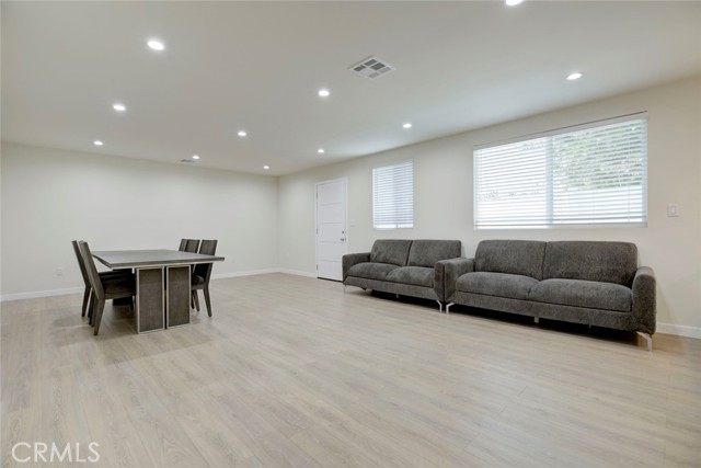 Detail Gallery Image 4 of 35 For 7711 Forsyth St, Tujunga,  CA 91042 - 4 Beds | 3 Baths