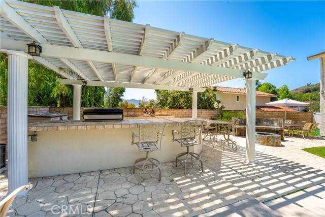 6120 Hedgewall Drive, Westlake Village CA: https://media.crmls.org/medias/6aa6f0df-aa61-4c0a-9242-8b25501842cb.jpg
