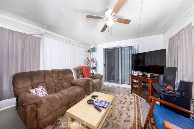 Detail Gallery Image 21 of 30 For 2002 N Salinas Ave, Los Angeles,  CA 90059 - 2 Beds | 1 Baths
