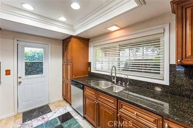 16424 Holmes Place, Cerritos CA: https://media.crmls.org/medias/6aa785f1-4331-4251-85a2-2d3d49873978.jpg