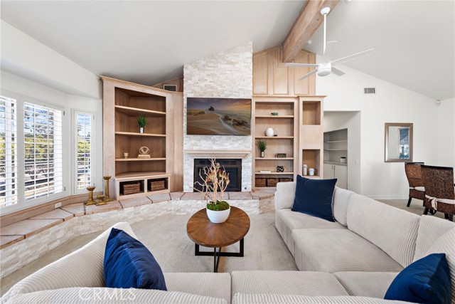 Detail Gallery Image 3 of 28 For 322 Jasmine Ave, Corona Del Mar,  CA 92625 - 4 Beds | 2 Baths