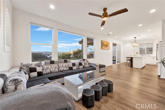 Detail Gallery Image 7 of 49 For 28427 Ascent, Saugus,  CA 91350 - 3 Beds | 3 Baths