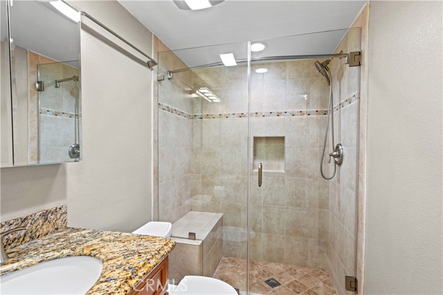 Detail Gallery Image 19 of 35 For 21 Summerwalk Ct, Newport Beach,  CA 92663 - 2 Beds | 2 Baths