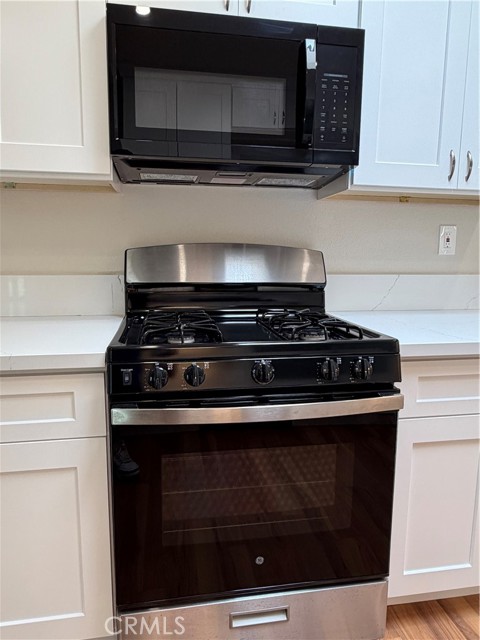 Detail Gallery Image 4 of 23 For 40635 Revere Ave, Hemet,  CA 92544 - 3 Beds | 2 Baths