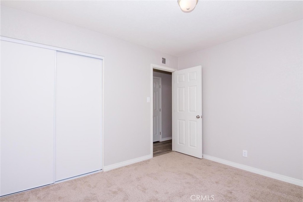 https://media.crmls.org/medias/6aaac1d0-833d-4b24-9365-d500e2cbce5a.jpg?preset=X-Large