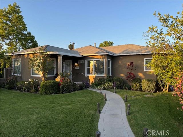 Detail Gallery Image 3 of 23 For 812 N Dickel St, Anaheim,  CA 92805 - 2 Beds | 2 Baths