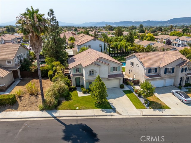 Detail Gallery Image 3 of 33 For 40929 Engelmann Oak St, Murrieta,  CA 92562 - 6 Beds | 2/1 Baths