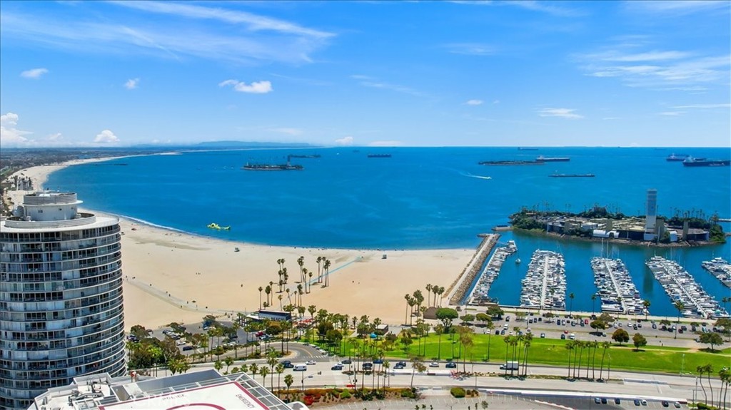488 E Ocean #708