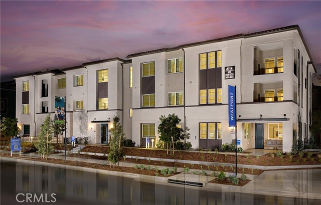 6137 Valentina Way Drive, Eastvale CA: https://media.crmls.org/medias/6aacf8fb-bd80-4712-87a3-31f7e0e39ebf.jpg