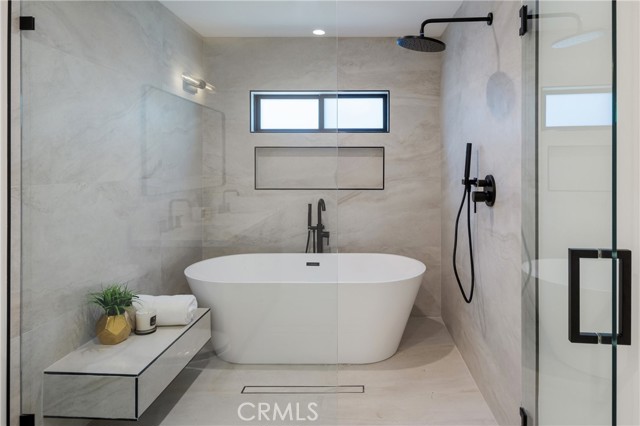 20109 Archwood Street, Winnetka CA: https://media.crmls.org/medias/6aad117f-26f5-4385-94f2-798994145e91.jpg