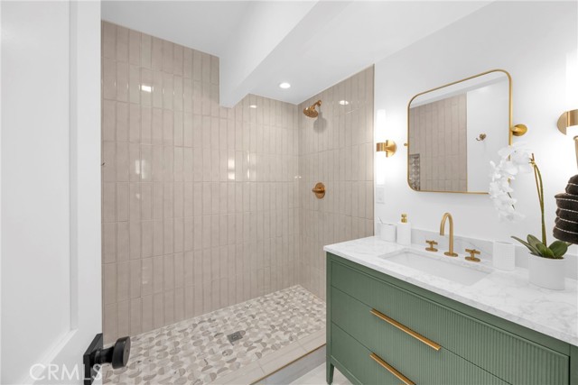 3306 San Anseline Avenue, Long Beach CA: https://media.crmls.org/medias/6aadced1-4be8-4eb1-9814-e65783d827fb.jpg