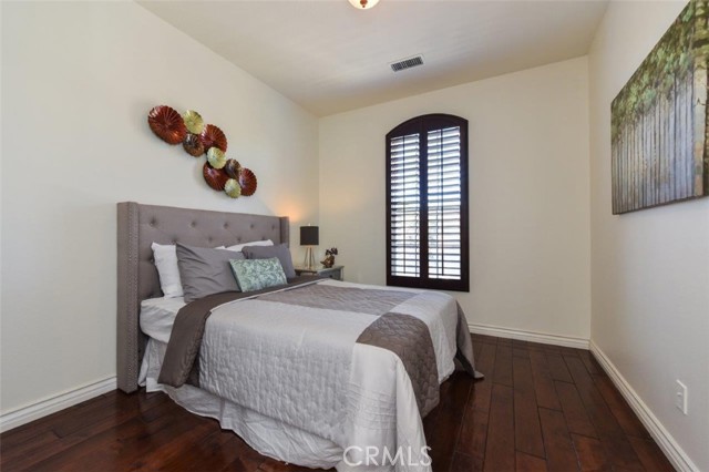 Detail Gallery Image 20 of 26 For 20 Larchwood, Irvine,  CA 92602 - 4 Beds | 3/1 Baths