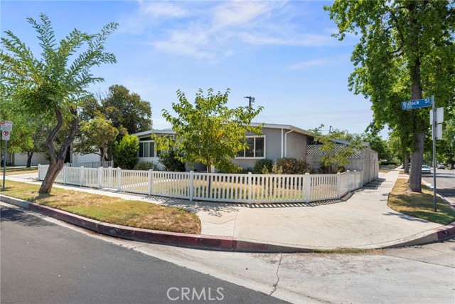 Detail Gallery Image 2 of 37 For 17156 Bullock St, Encino,  CA 91316 - 3 Beds | 2 Baths