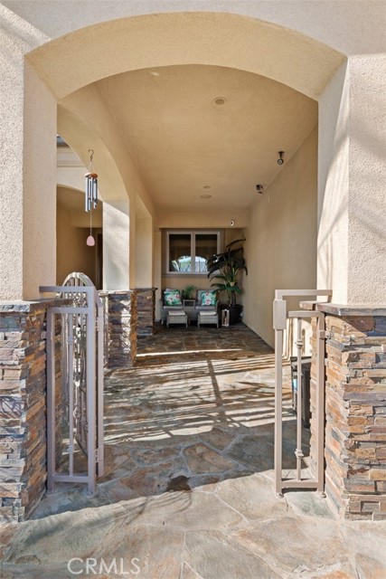 21131 Greenboro Lane, Huntington Beach CA: https://media.crmls.org/medias/6aaf5503-8c2f-4e92-b557-ba77c6f155ac.jpg