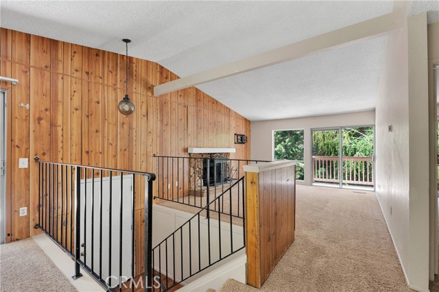 101 Rockledge Lane, Lake Arrowhead CA: https://media.crmls.org/medias/6aaf964d-130c-473a-bbb9-2671df23d83d.jpg