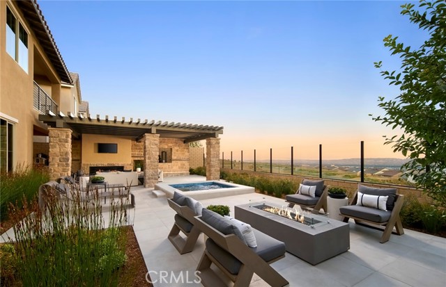 Detail Gallery Image 26 of 28 For 11826 Canoga Ave, Chatsworth,  CA 91311 - 5 Beds | 5/1 Baths